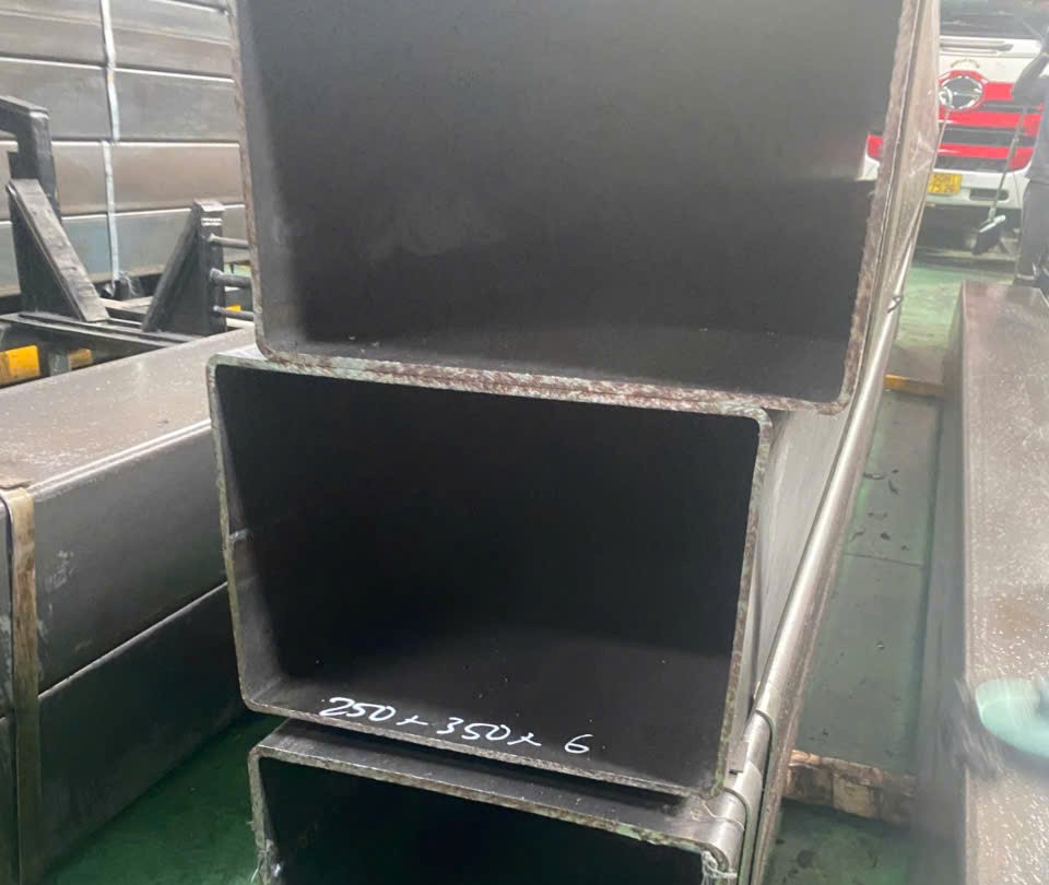 thép hộp 250x350