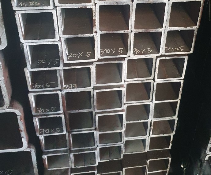 thép hộp 70x70x5mm Q355B