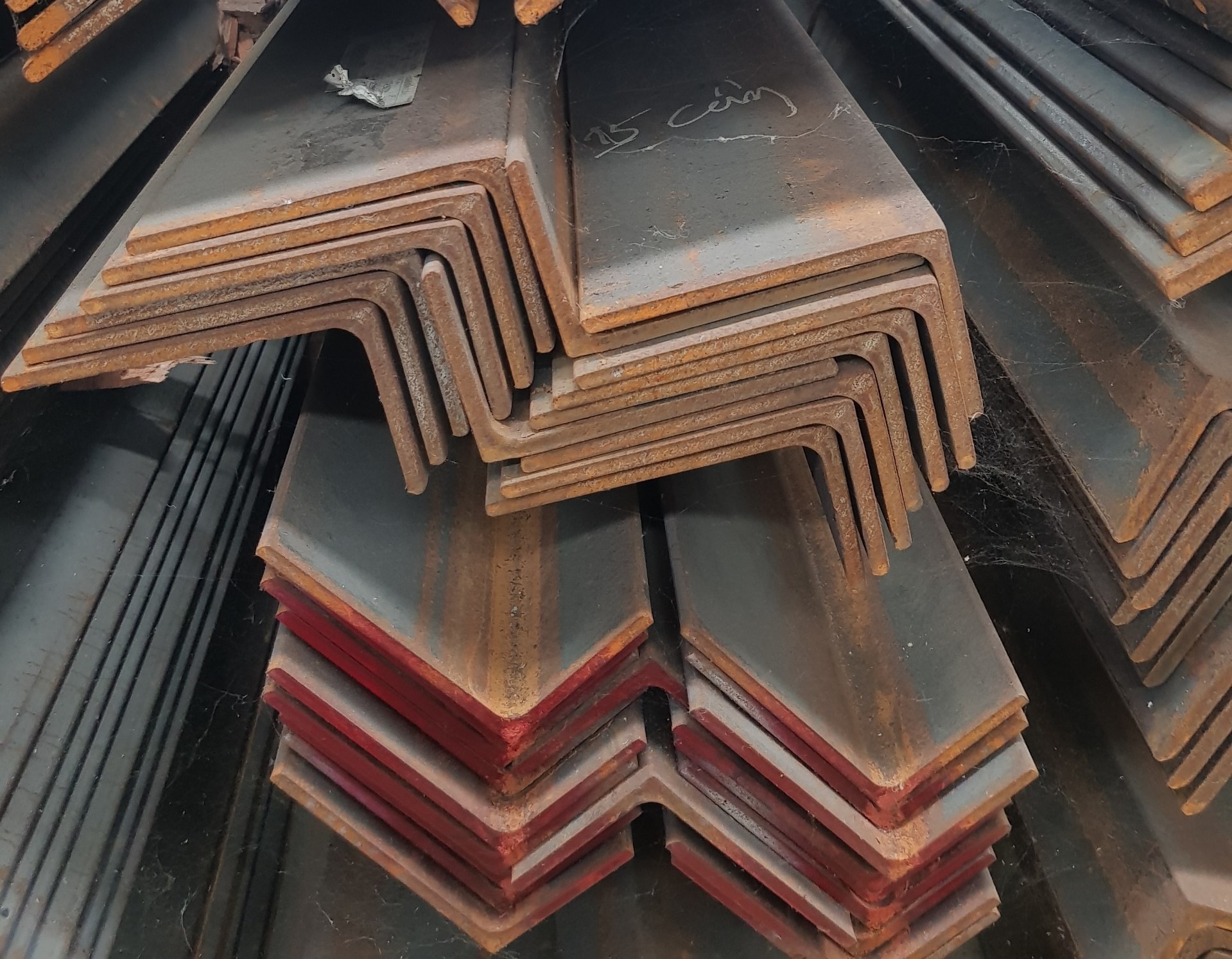 THÉP HÌNH V LỆCH 125X75X7X12000MM