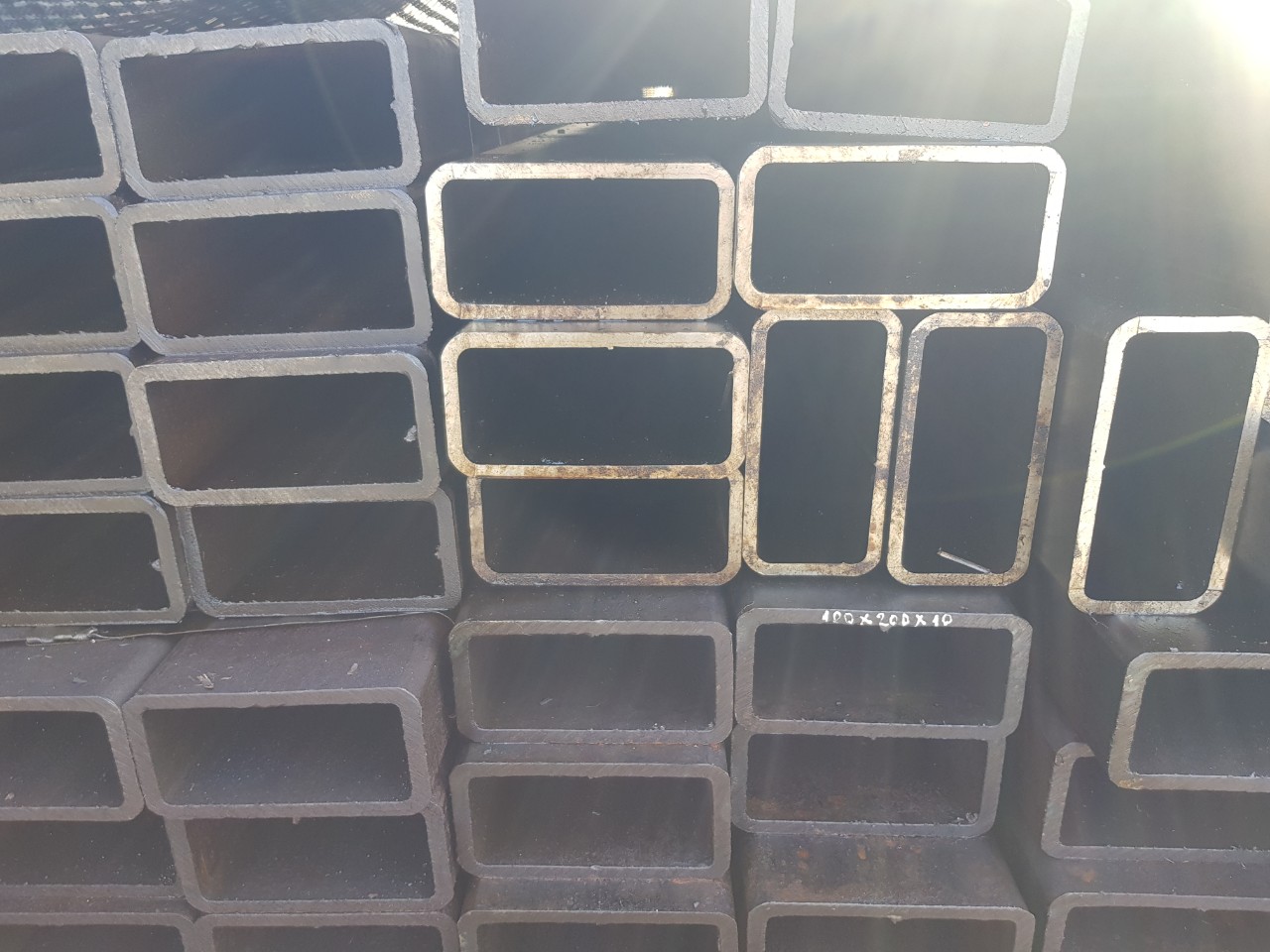 THÉP HỘP CHỮ NHẬT 100X200X10LY Q235B 