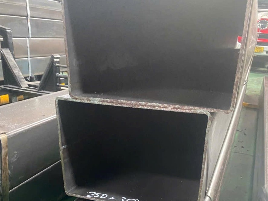 THÉP HỘP CHỮ NHẬT 250X350X5LY Q235B