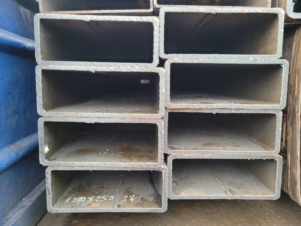 THÉP HỘP CHỮ NHẬT 100X250X8LY Q235B