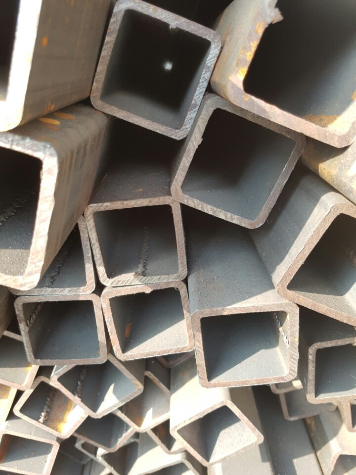 HÌNH ẢNH THÉP HỘP VUÔNG CÓ SẴN TẠI KHO
