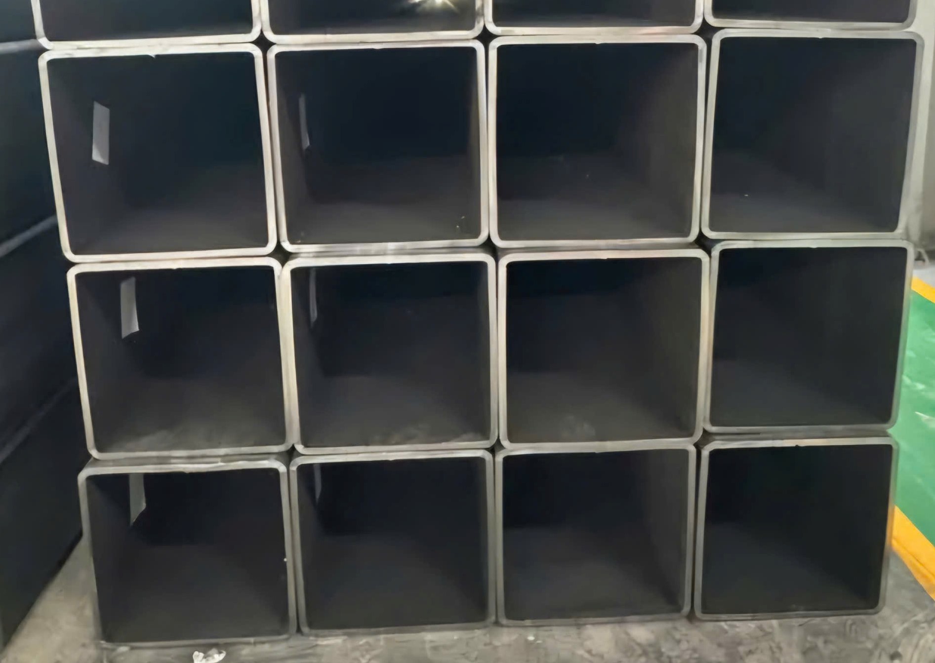 THÉP HỘP VUÔNG 200X200X6MM Q235B