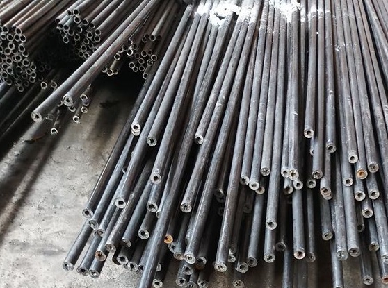 THÉP ỐNG ĐEN ĐÚC PHI 10