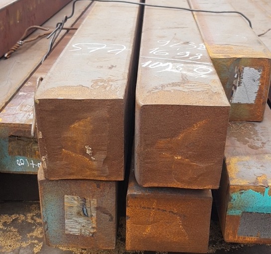 THÉP VUÔNG ĐẶC ĐEN 90